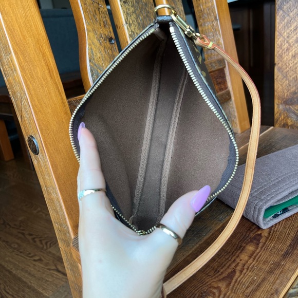 SOLD ‼️ LV Pochette Accessories - Picture 10 of 12